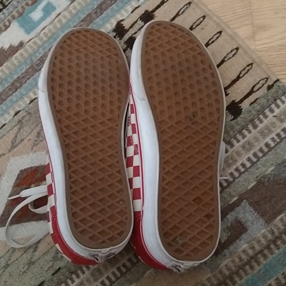 Red and white checkerboard vans - Picture 3 of 6